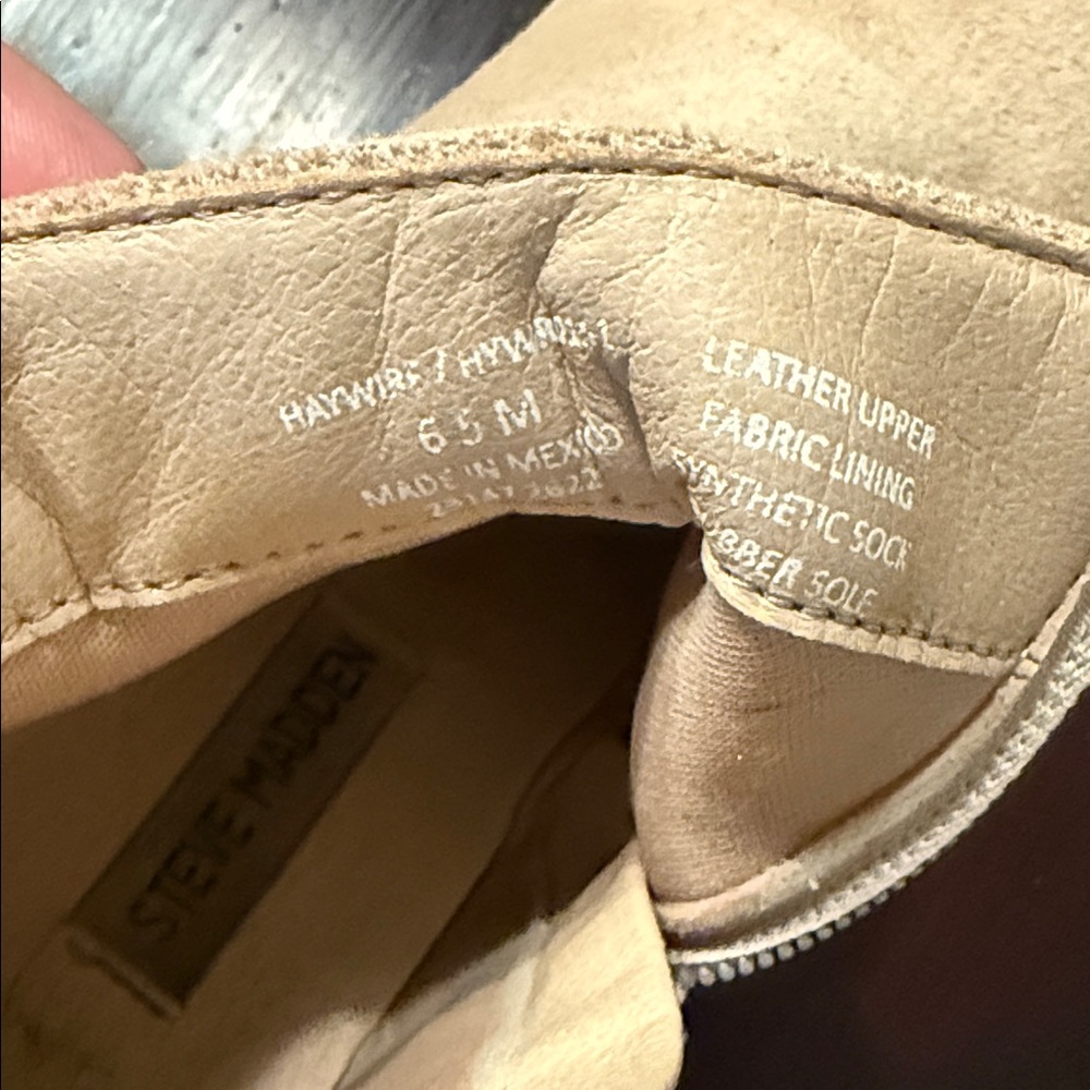 Steve Madden Suede Chelsea Boots Size 6 1/2 - Picture 3 of 7